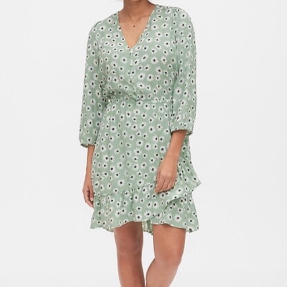 GAP V-Neck Ruffle Dress